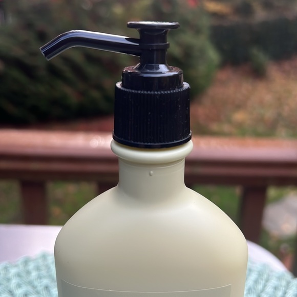 New never opened, aromatherapy, restore, sage, plus mint body lotion, 6.5 oz - Picture 4 of 6